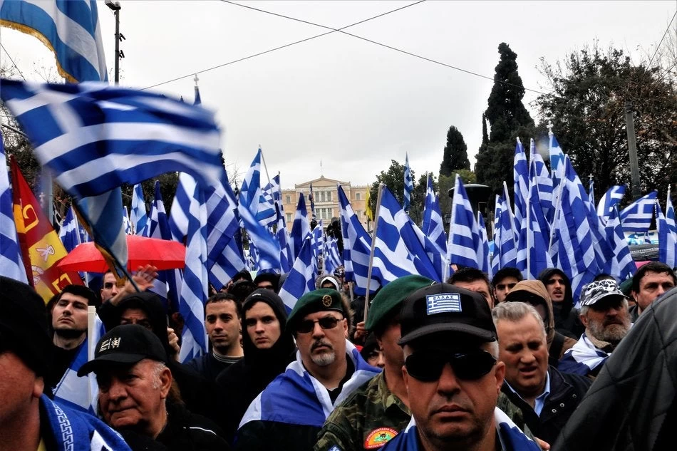 Δεν κάνουν πίσω οι Μακεδόνες: Επιστροφή στο Σύνταγμα την Πέμπτη – Άφωνοι οι εθνομηδενιστές του Μαξίμου